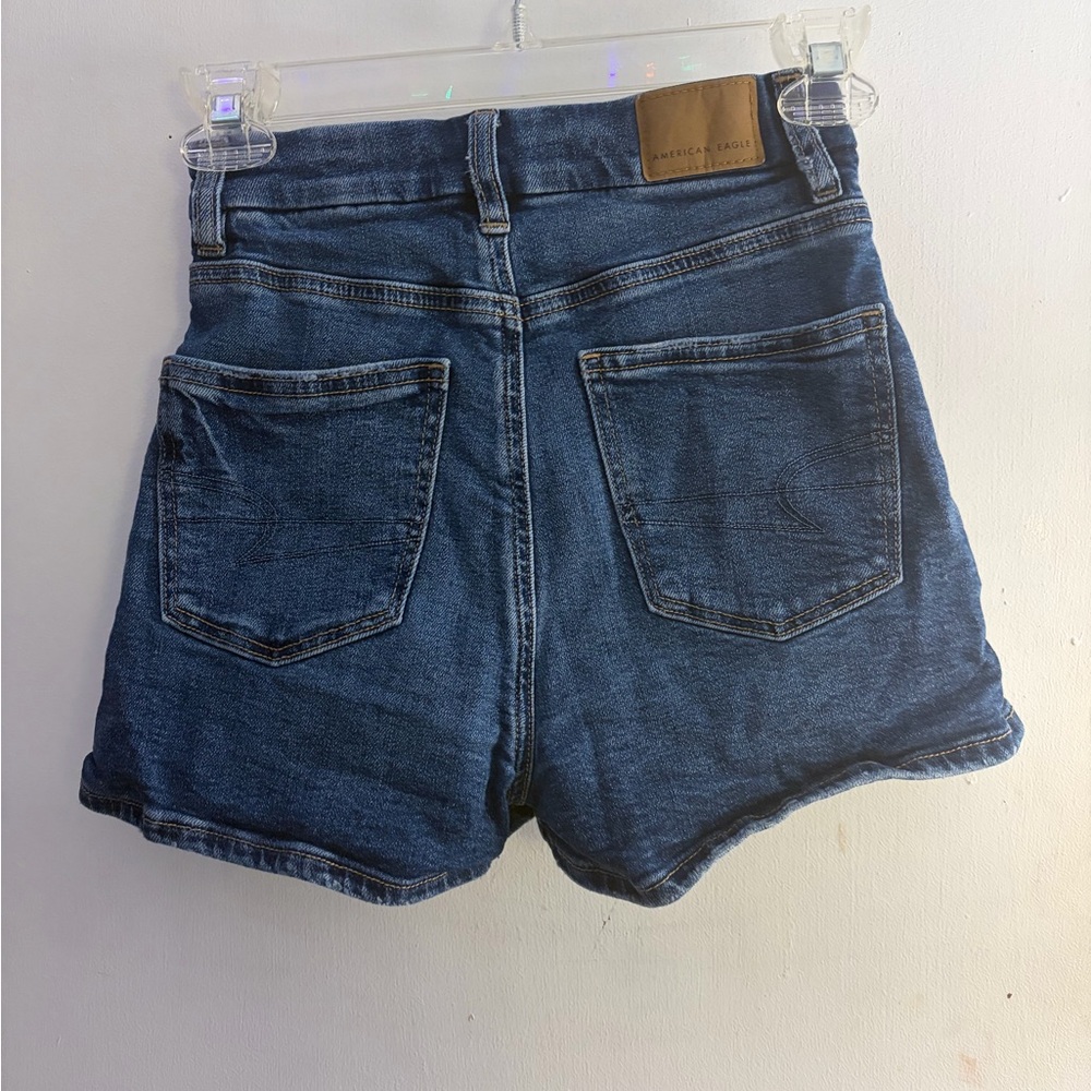 American Eagle Outfitters Dark Wash Curvy Mom Short - Picture 2 of 4